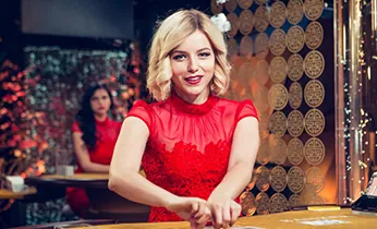 Người chơi eSports đang điều khiển tay cầm trong không gian ảo với ánh đèn neon